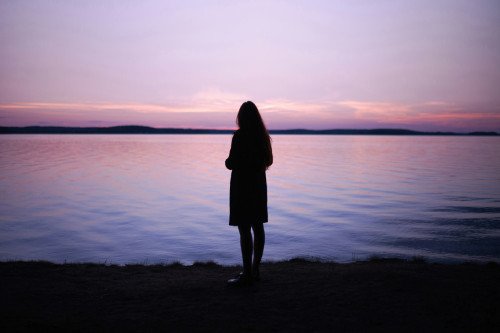 4 Effective Ways to Start Letting Go in Life