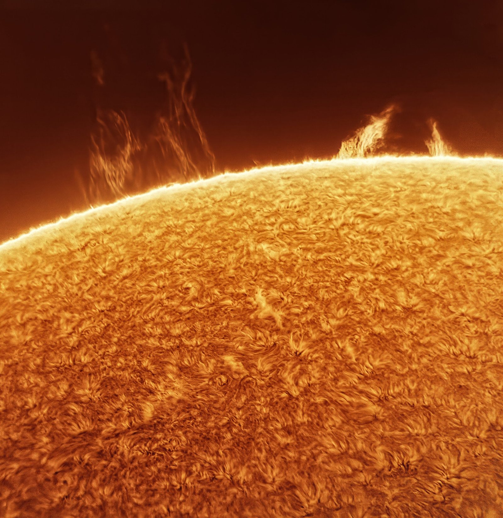 Active sunscape | Astronomy Magazine