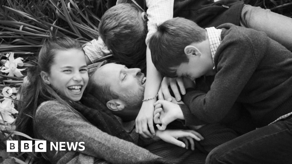 Royals share new photos of Prince William with children