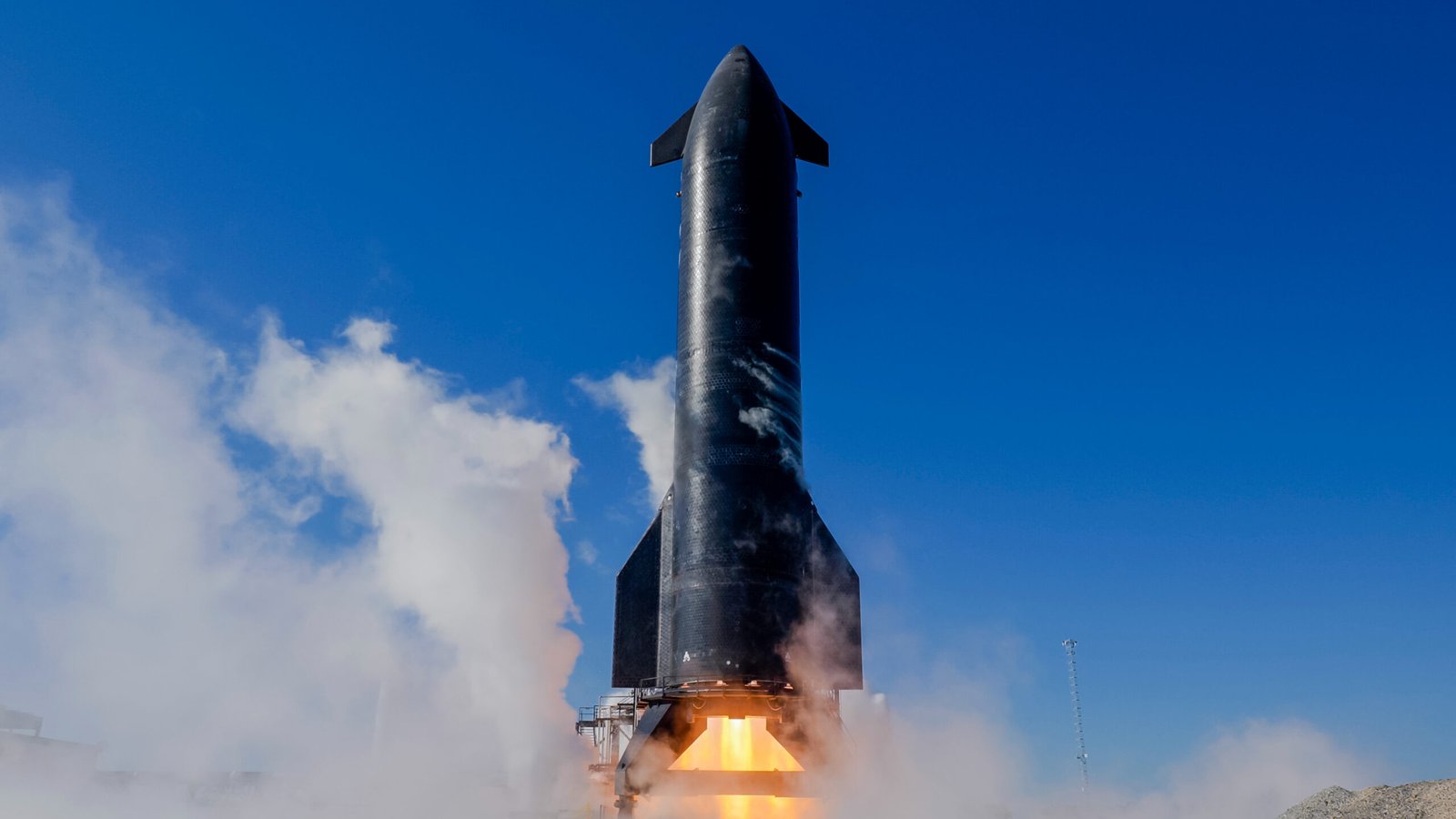 SpaceX’s Starship explodes in Texas during preparations for 10th test flight